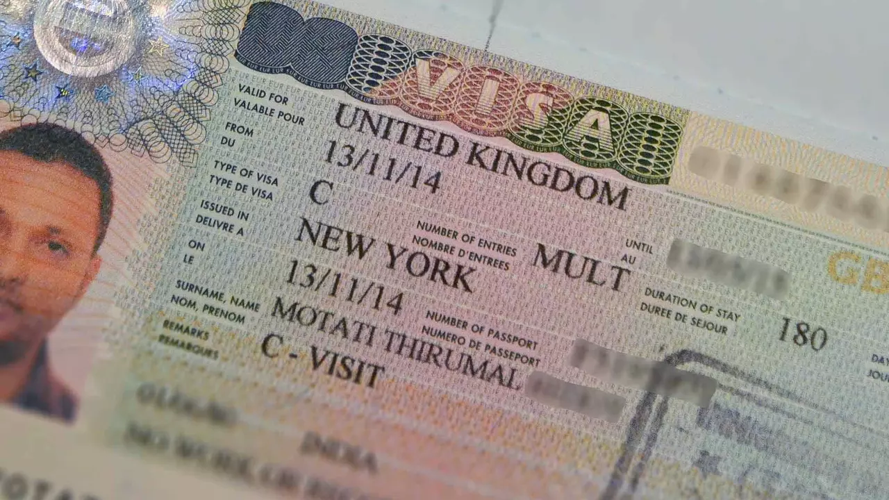 Can I enter the UK for tourism if I have an Irish student visa?